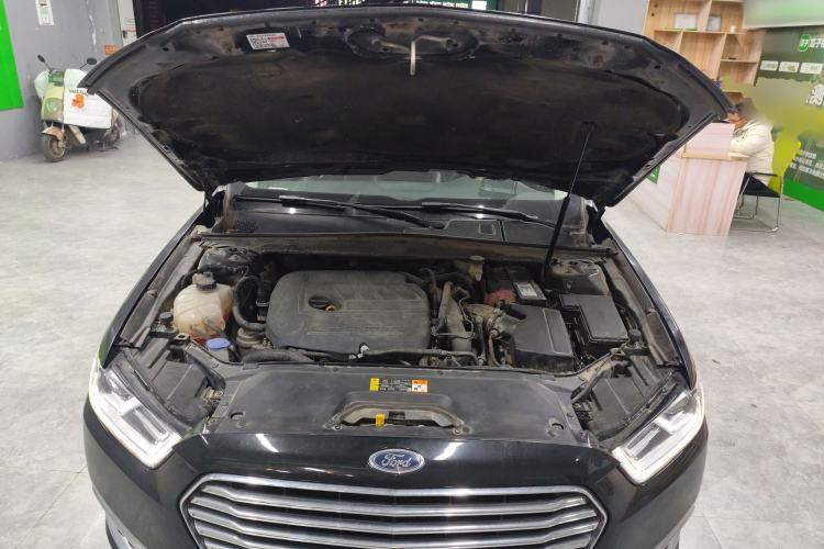 Used Ford Taurus 2016 EcoBoost 180 Luxury Model Engine Bay