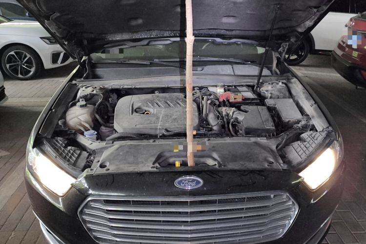 Used Ford Taurus 2016 EcoBoost 180 Luxury Model Engine Bay