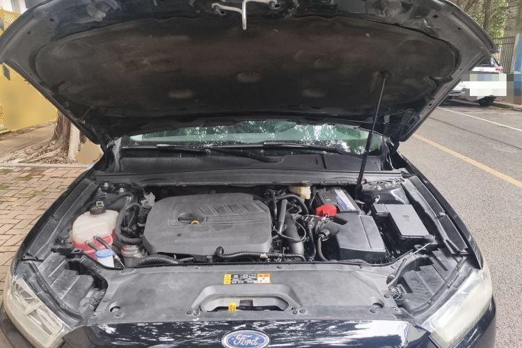 Used Ford Taurus 2016 EcoBoost 180 Luxury Model Engine Bay