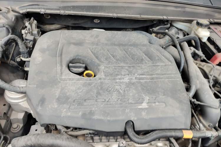 Used Ford Taurus 2016 EcoBoost 180 Luxury Model Engine Bay