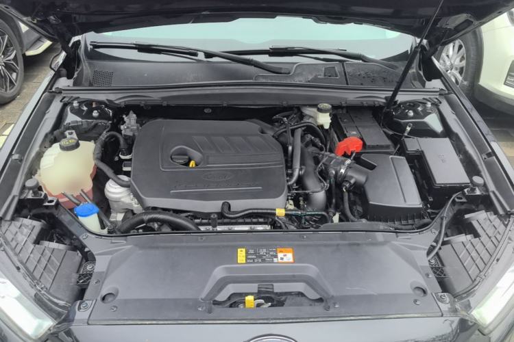 Used Ford Taurus 2016 EcoBoost 180 Luxury Model Engine Bay