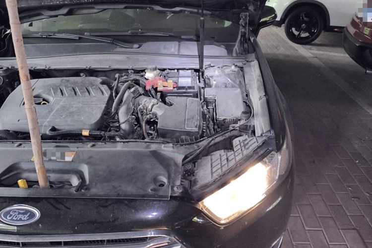 Used Ford Taurus 2016 EcoBoost 180 Luxury Model Engine Bay Left