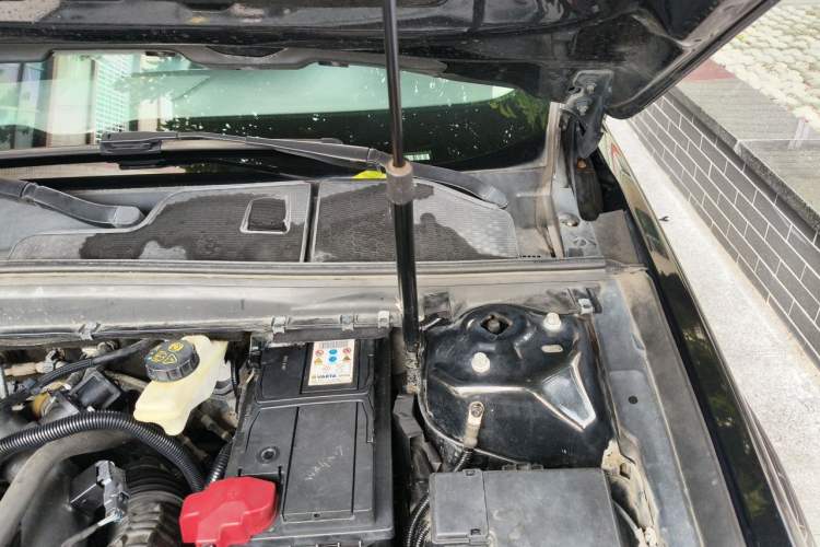 Used Ford Taurus 2016 EcoBoost 180 Luxury Model Engine Bay Left