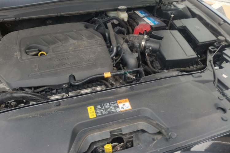 Used Ford Taurus 2016 EcoBoost 180 Luxury Model Engine Bay Left