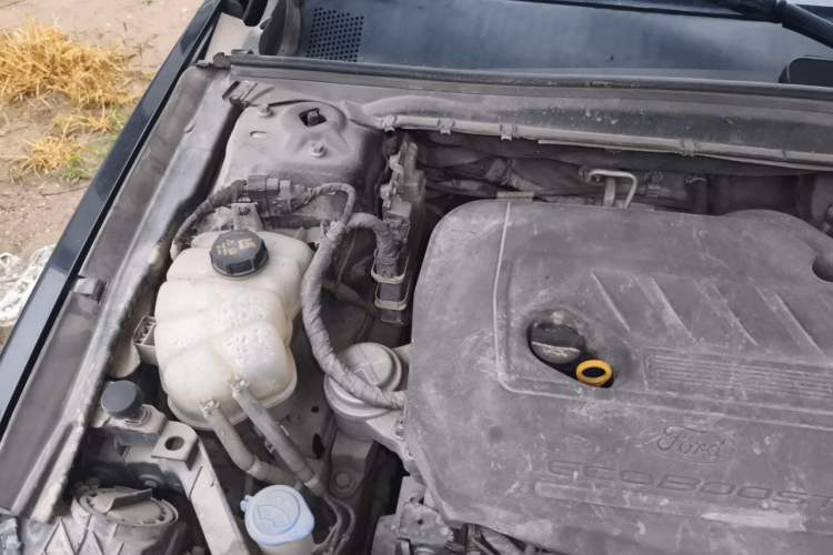 Used Ford Taurus 2016 EcoBoost 180 Luxury Model Engine Bay Right