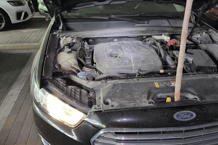 Used Ford Taurus 2016 EcoBoost 180 Luxury Model Engine Bay Right