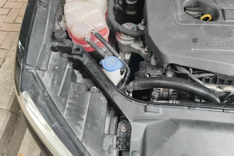 Used Ford Taurus 2016 EcoBoost 180 Luxury Model Engine Bay Right