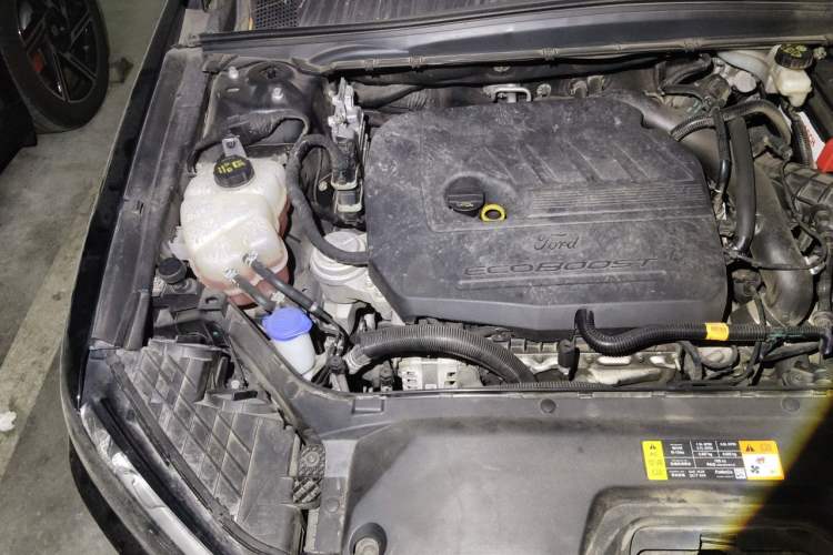 Used Ford Taurus 2016 EcoBoost 180 Luxury Model Engine Bay Right