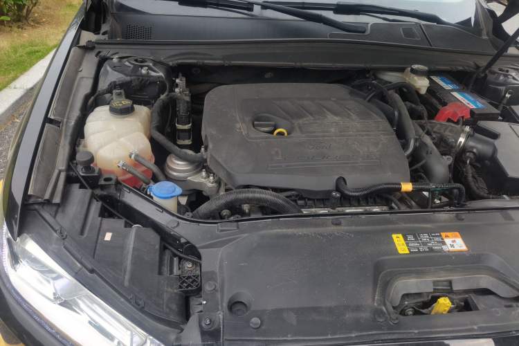 Used Ford Taurus 2016 EcoBoost 180 Luxury Model Engine Bay Right