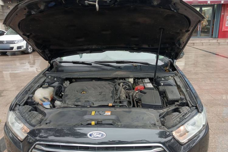 Used Ford Taurus 2016 EcoBoost 180 Luxury Model Engine Bay