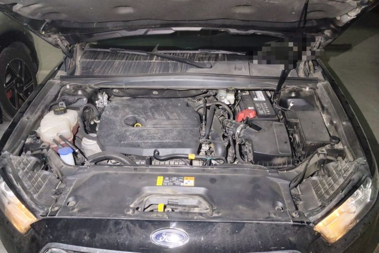 Used Ford Taurus 2016 EcoBoost 180 Luxury Model Engine Bay