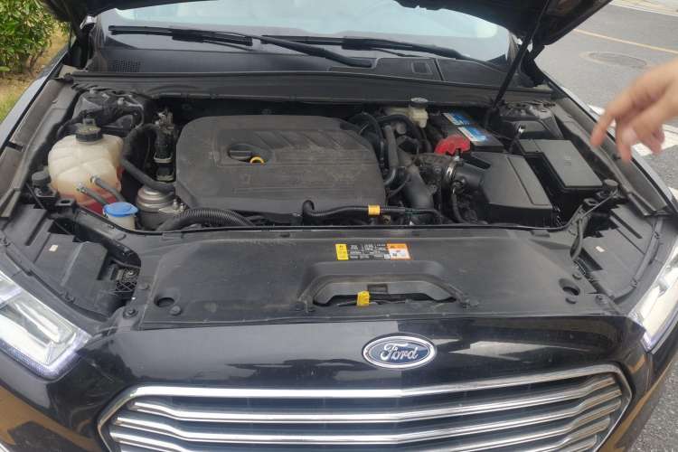 Used Ford Taurus 2016 EcoBoost 180 Luxury Model Engine Bay