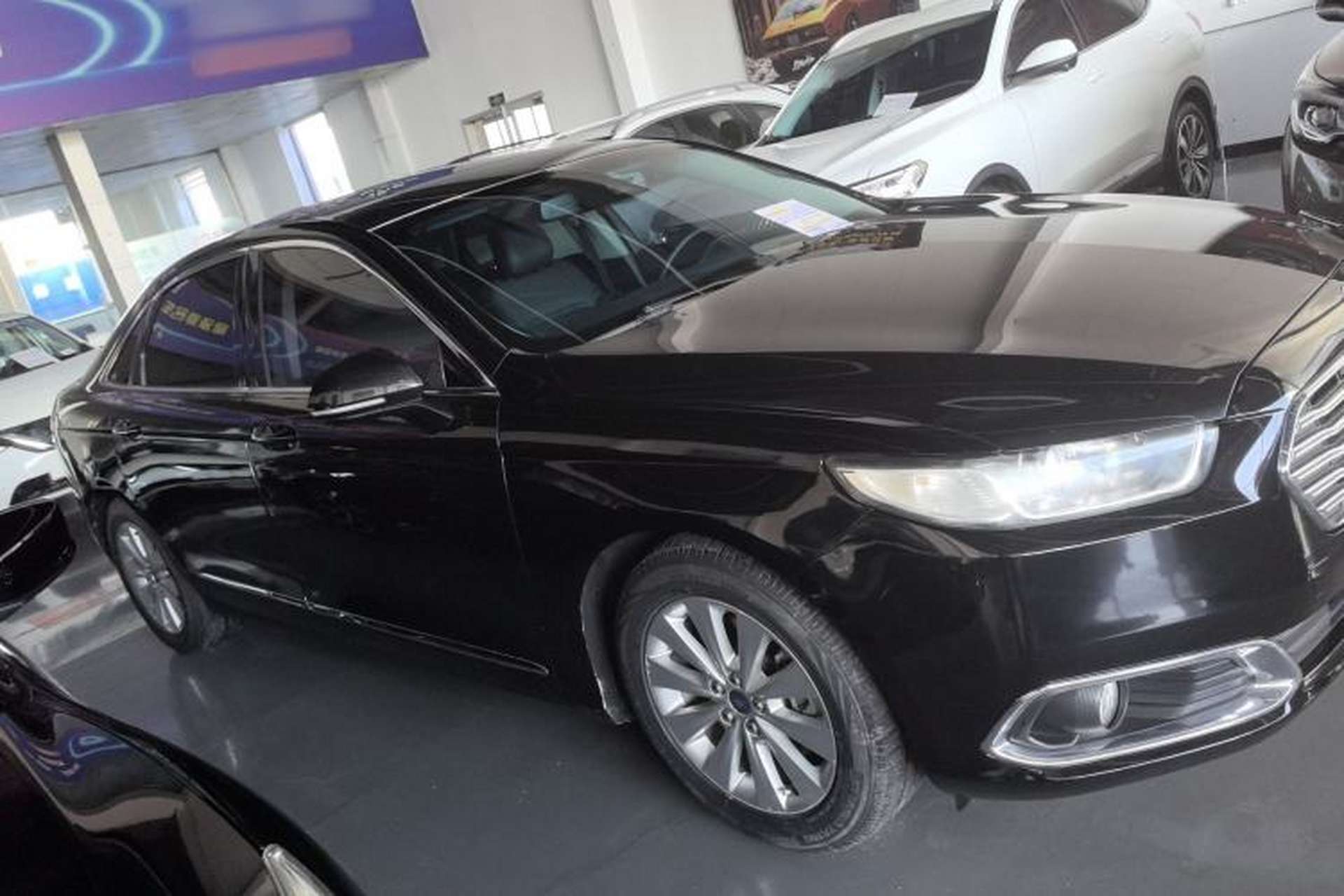 Used Ford Taurus 2016 EcoBoost 180 Luxury Model Exterior 2