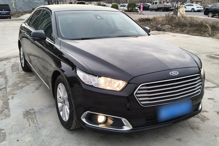 Used Ford Taurus 2016 EcoBoost 180 Luxury Model Front Right 45 Deg
