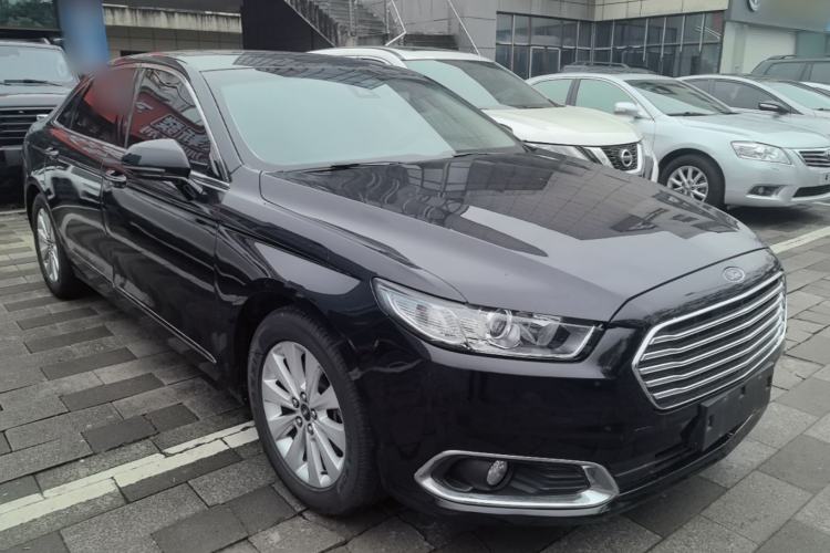 Used Ford Taurus 2016 EcoBoost 180 Luxury Model Front Right 45 Deg