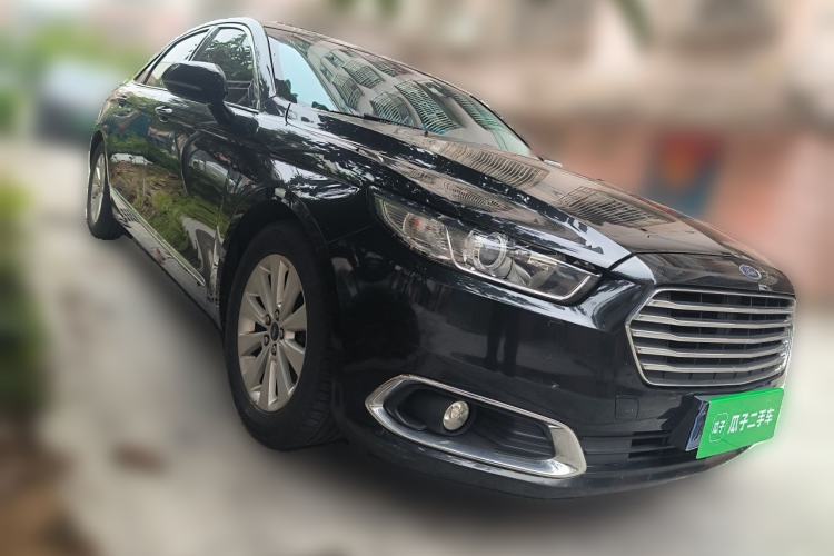 Used Ford Taurus 2016 EcoBoost 180 Luxury Model Front Right 45 Deg