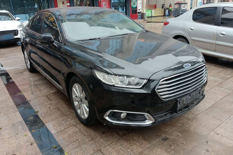 Used Ford Taurus 2016 EcoBoost 180 Luxury Model Front Right 45 Deg