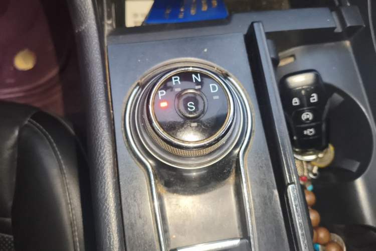 Used Ford Taurus 2016 EcoBoost 180 Luxury Model Gear Lever