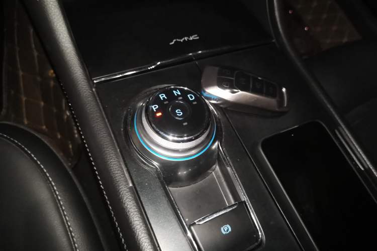 Used Ford Taurus 2016 EcoBoost 180 Luxury Model Gear Lever