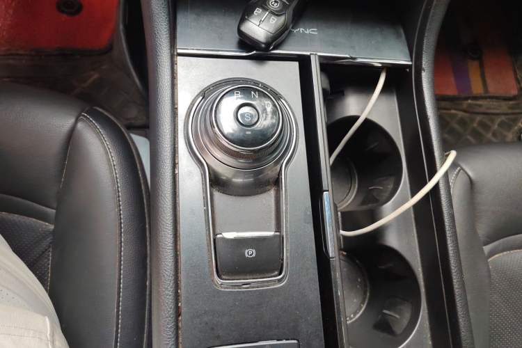 Used Ford Taurus 2016 EcoBoost 180 Luxury Model Gear Lever