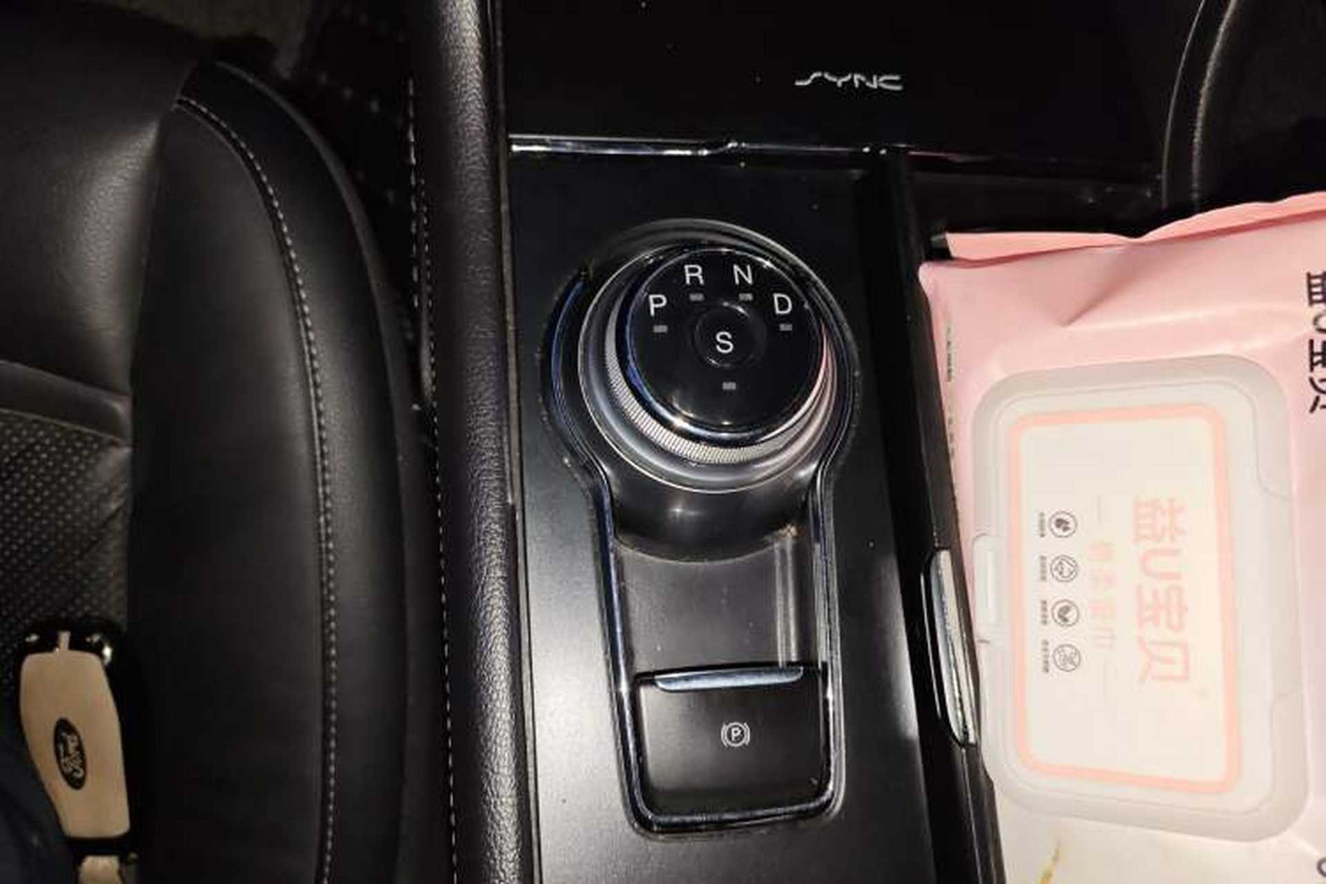Used Ford Taurus 2016 EcoBoost 180 Luxury Model Gear Lever