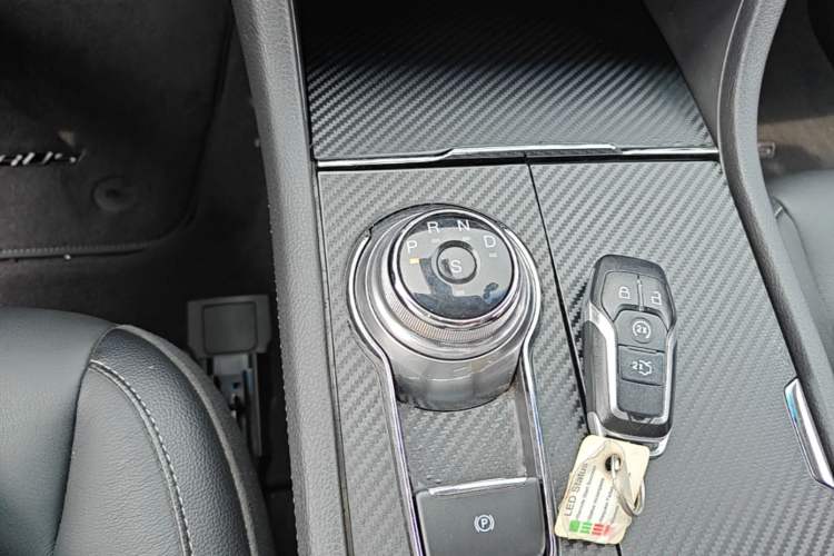 Used Ford Taurus 2016 EcoBoost 180 Luxury Model Gear Lever