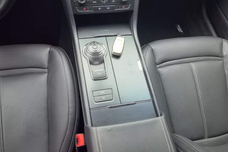 Used Ford Taurus 2016 EcoBoost 180 Luxury Model Gear Lever