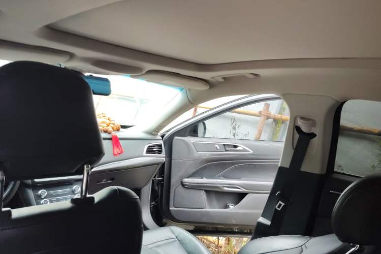 Used Ford Taurus 2016 EcoBoost 180 Luxury Model Headliner