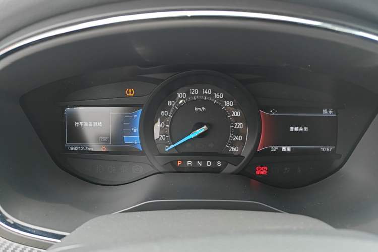 Used Ford Taurus 2016 EcoBoost 180 Luxury Model Instrument Cluster