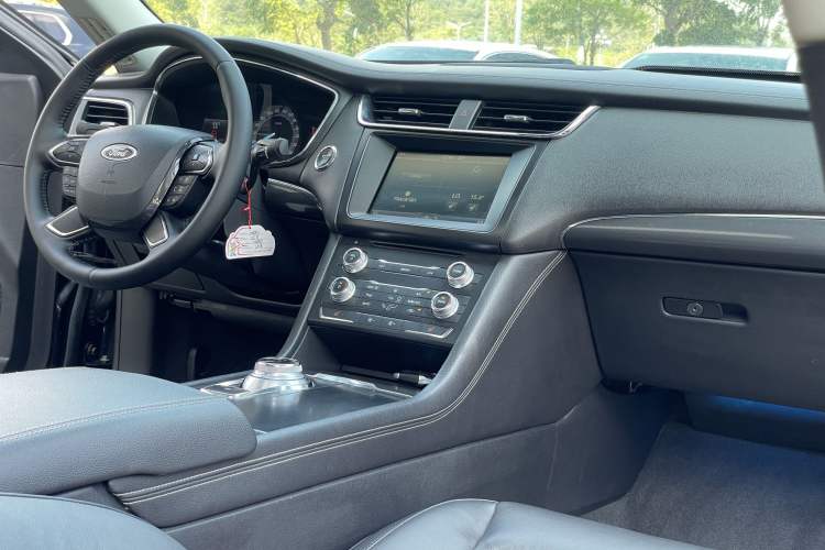 Used Ford Taurus 2016 EcoBoost 180 Luxury Model Interior 1