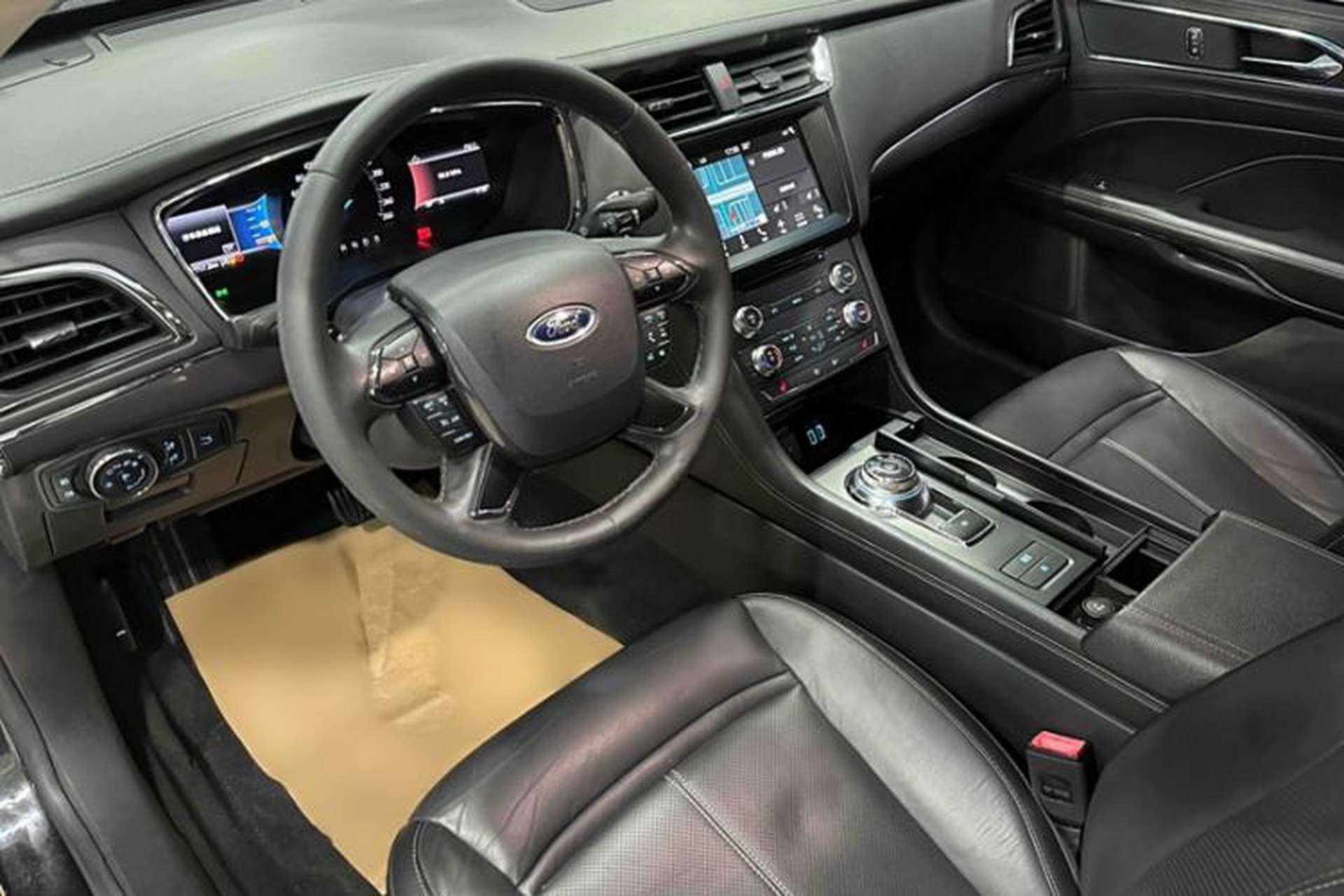 Used Ford Taurus 2016 EcoBoost 180 Luxury Model Interior 12