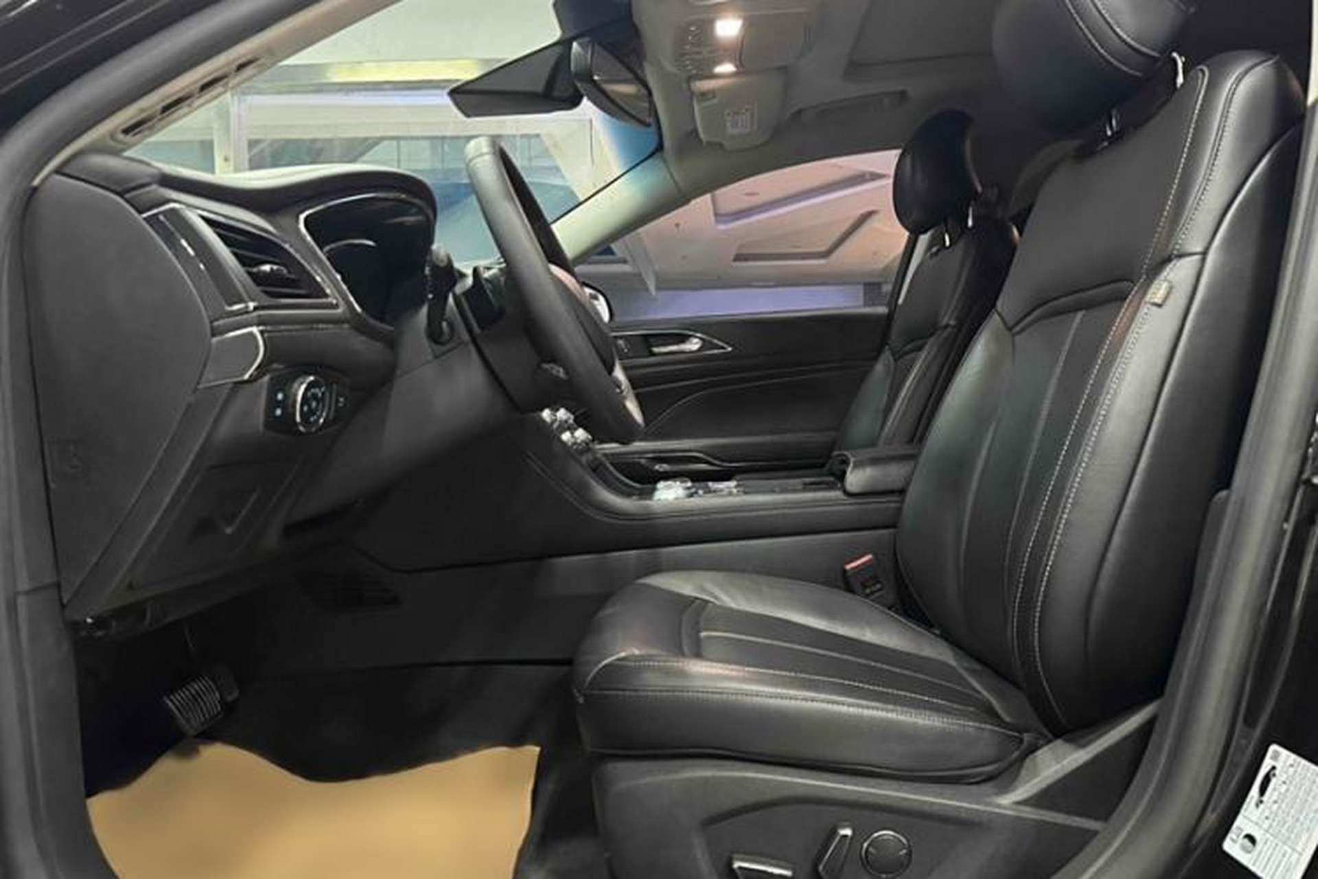 Used Ford Taurus 2016 EcoBoost 180 Luxury Model Interior 13
