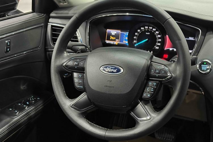 Used Ford Taurus 2016 EcoBoost 180 Luxury Model Interior 8