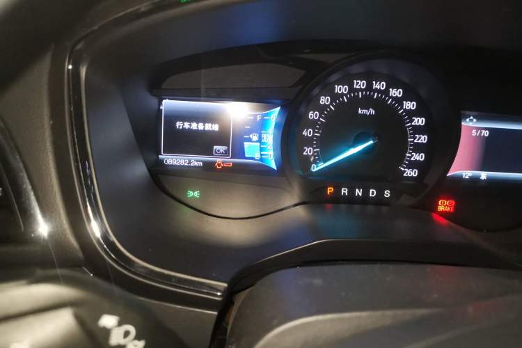 Used Ford Taurus 2016 EcoBoost 180 Luxury Model Odometer Close Up
