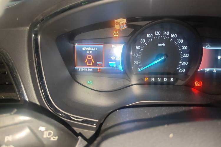 Used Ford Taurus 2016 EcoBoost 180 Luxury Model Odometer Close Up