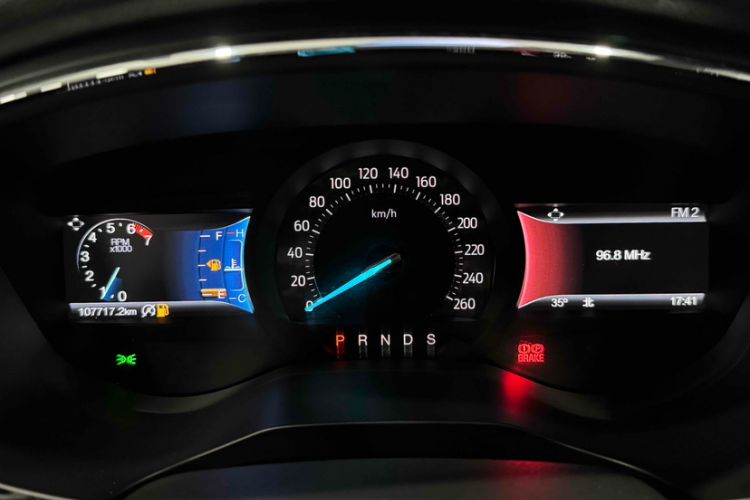 Used Ford Taurus 2016 EcoBoost 180 Luxury Model Odometer Close Up