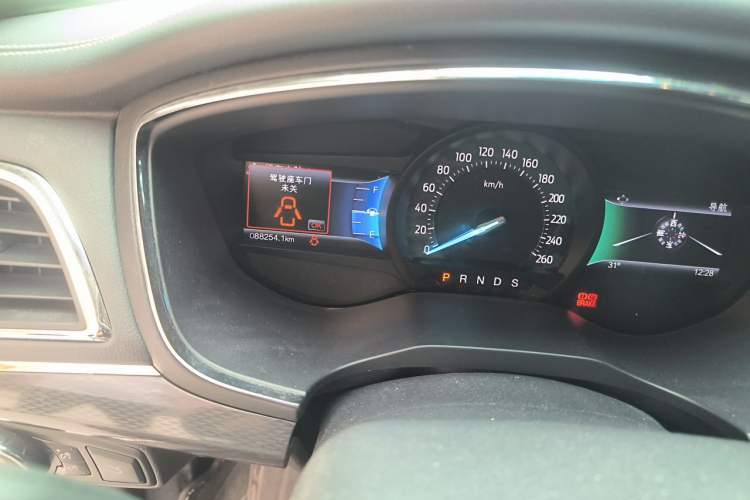 Used Ford Taurus 2016 EcoBoost 180 Luxury Model Odometer Close Up