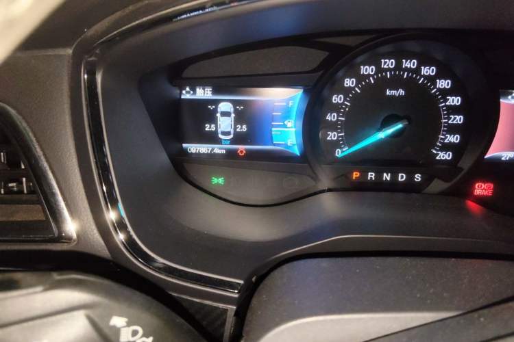 Used Ford Taurus 2016 EcoBoost 180 Luxury Model Odometer Close Up
