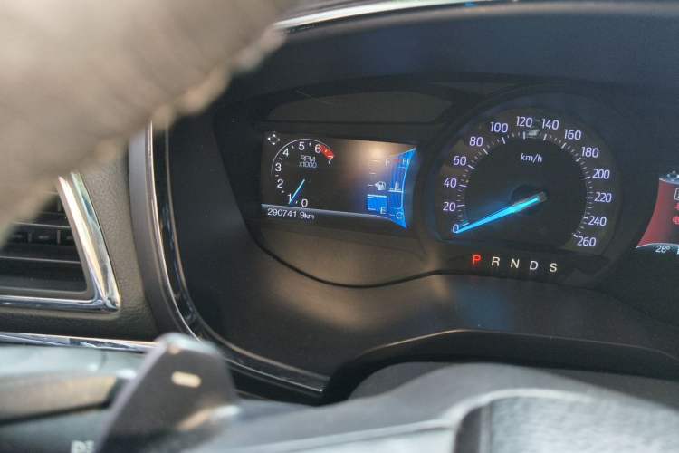 Used Ford Taurus 2016 EcoBoost 180 Luxury Model Odometer Close Up