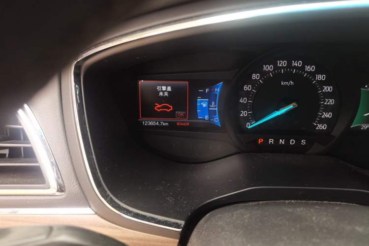 Used Ford Taurus 2016 EcoBoost 180 Luxury Model Odometer Close Up