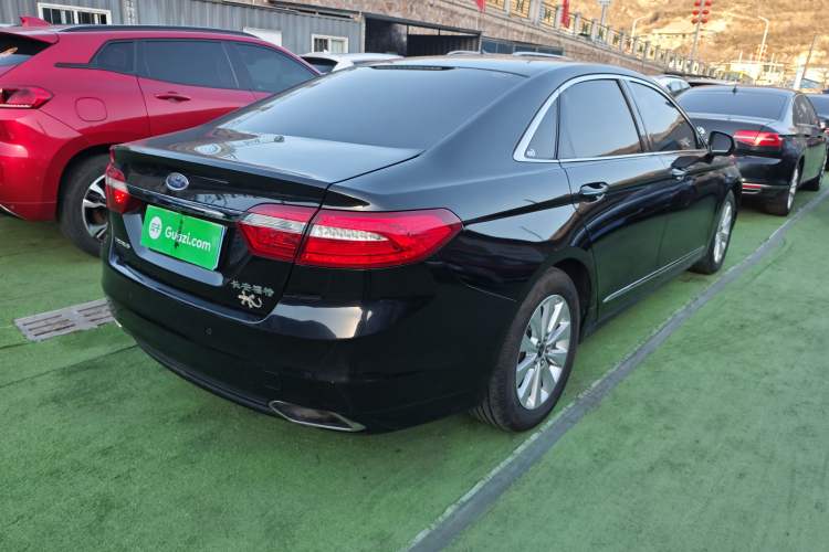 Used Ford Taurus 2016 EcoBoost 180 Luxury Model Rear Right 45 Deg