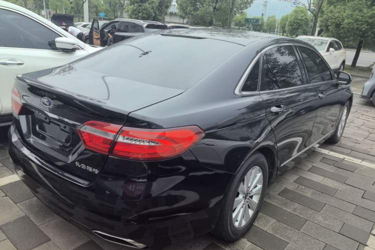 Used Ford Taurus 2016 EcoBoost 180 Luxury Model Rear Right 45 Deg
