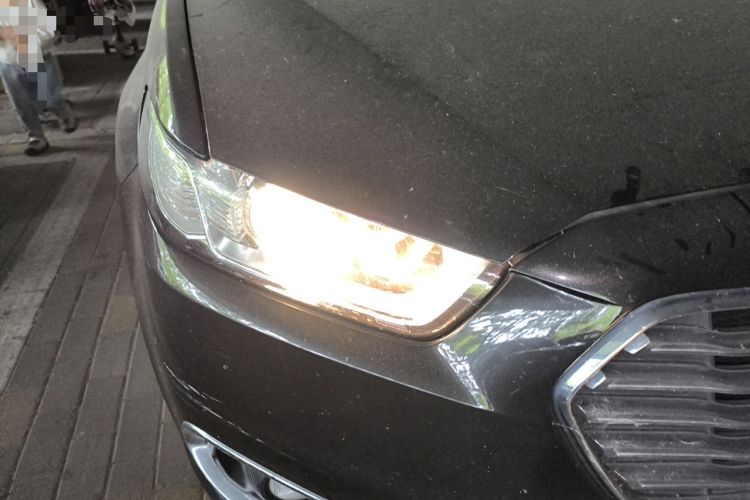 Used Ford Taurus 2016 EcoBoost 180 Luxury Model Right Front Headlight