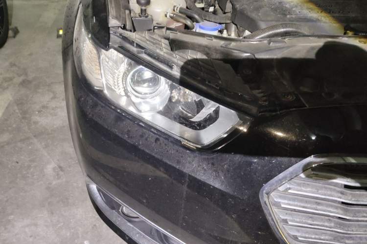 Used Ford Taurus 2016 EcoBoost 180 Luxury Model Right Front Headlight
