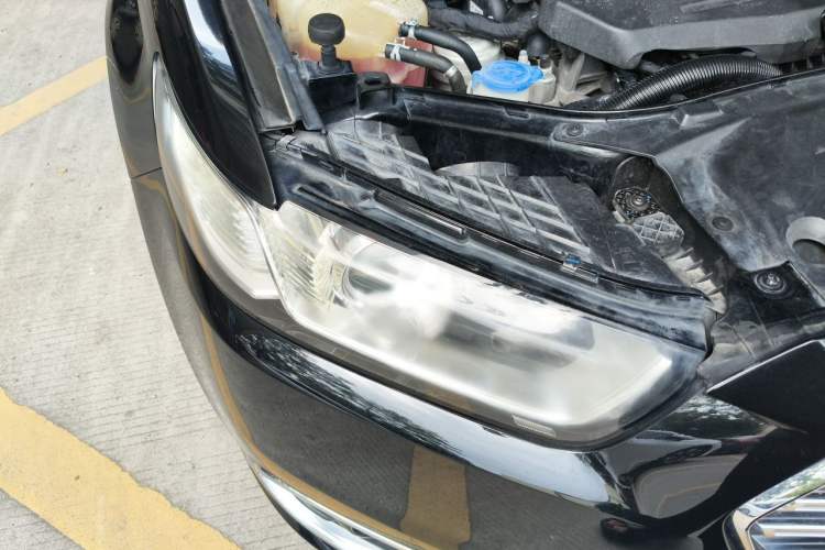 Used Ford Taurus 2016 EcoBoost 180 Luxury Model Right Front Headlight
