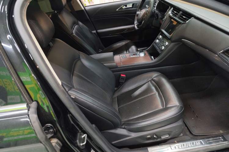 Used Ford Taurus 2016 EcoBoost 180 Luxury Model Right Front Seat