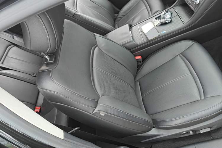 Used Ford Taurus 2016 EcoBoost 180 Luxury Model Right Front Seat