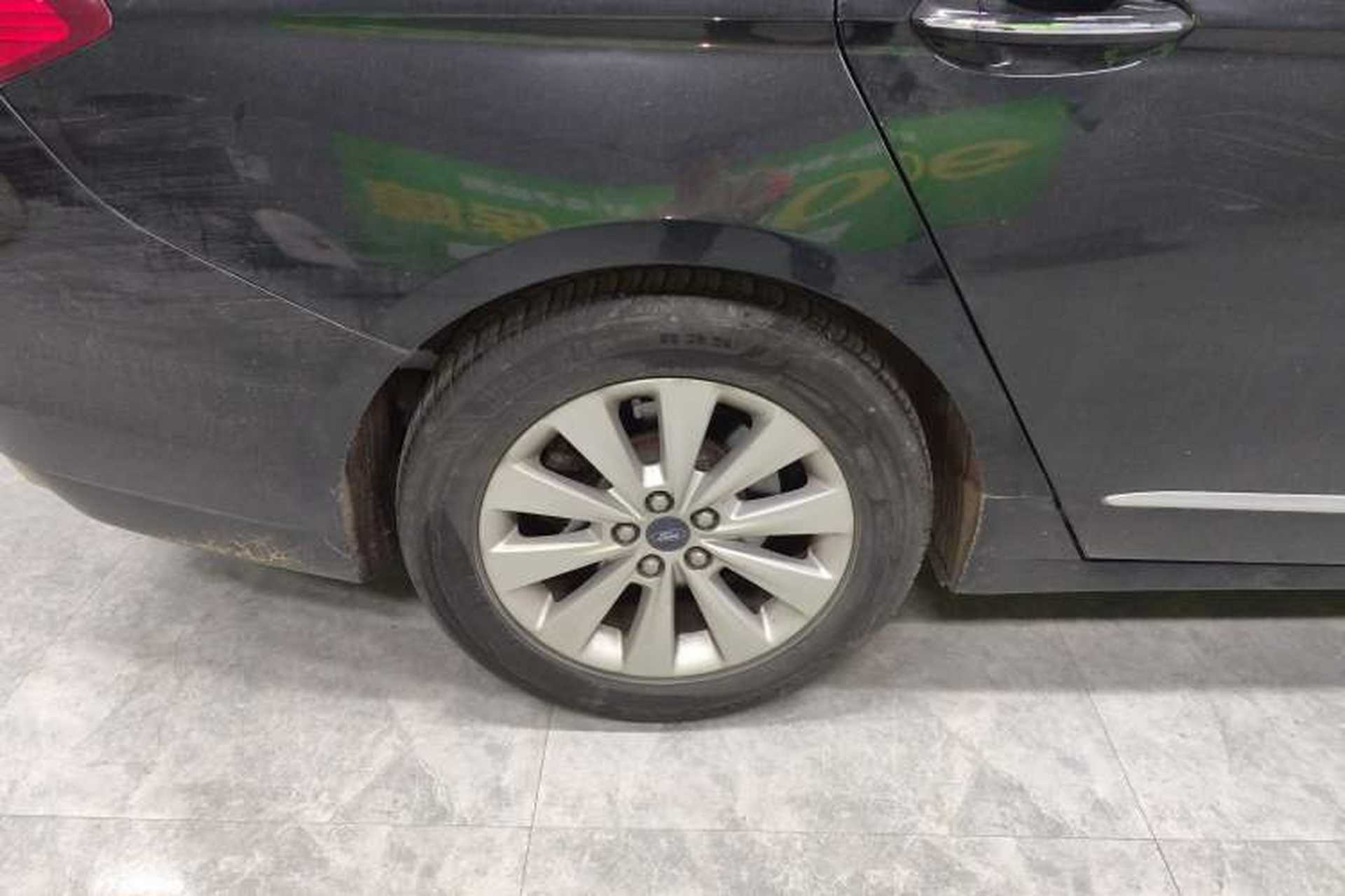 Used Ford Taurus 2016 EcoBoost 180 Luxury Model Right Rear Wheel Hub