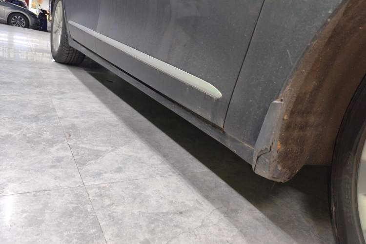Used Ford Taurus 2016 EcoBoost 180 Luxury Model Right Side Sill