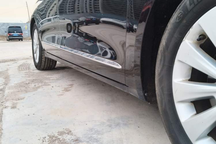 Used Ford Taurus 2016 EcoBoost 180 Luxury Model Right Side Sill